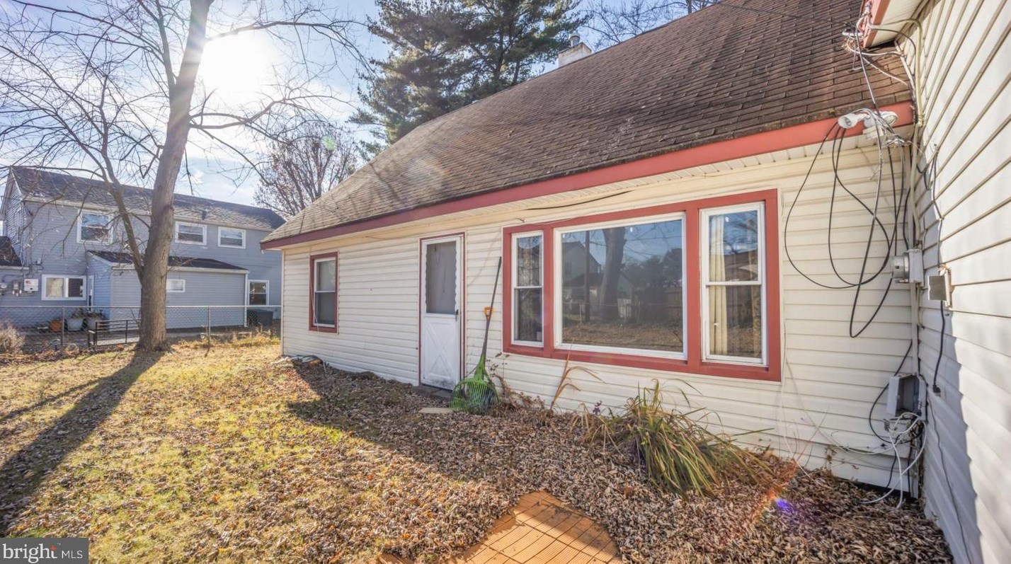 6 Spindletop Ln, Willingboro NJ  08046-1416 exterior