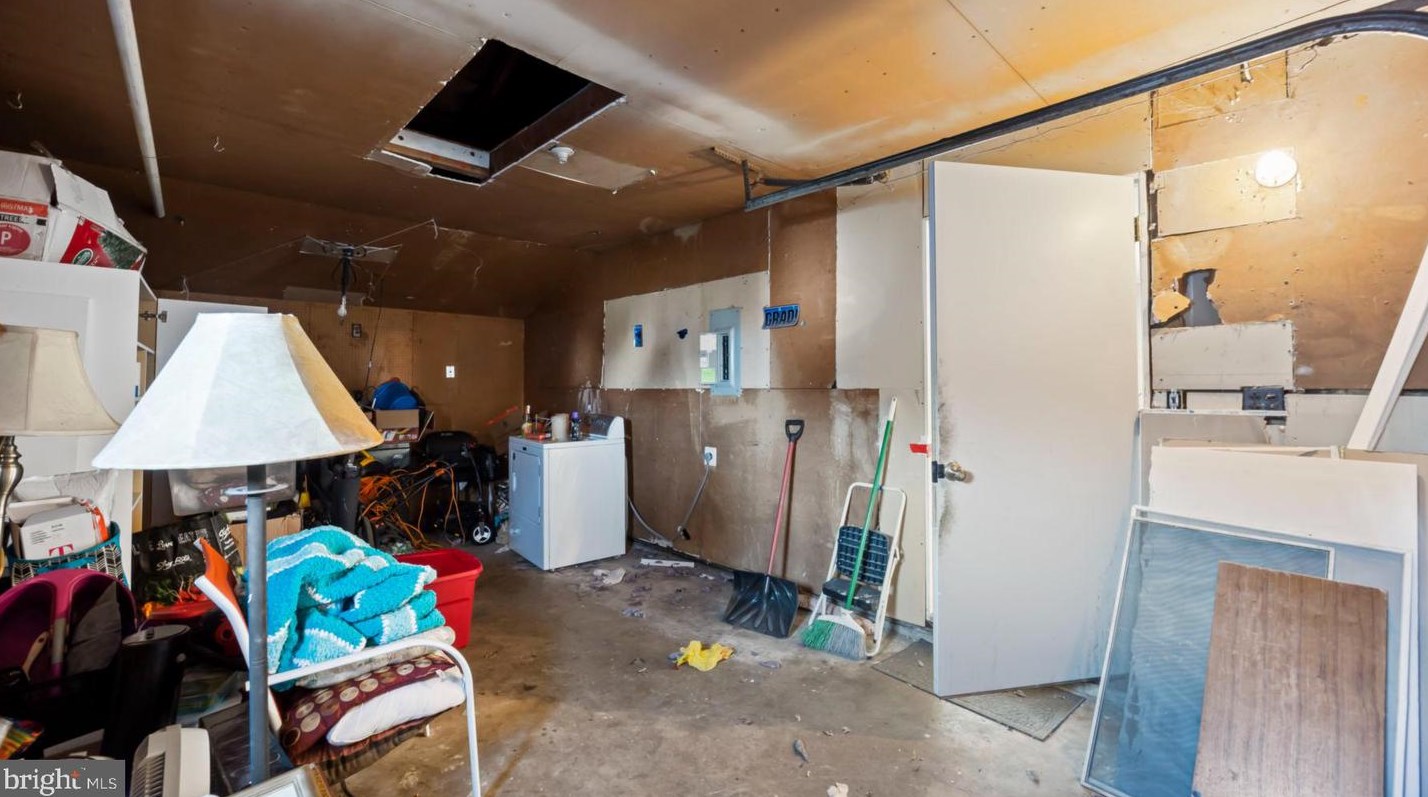 6 Spindletop Ln, Willingboro NJ  08046-1416 exterior