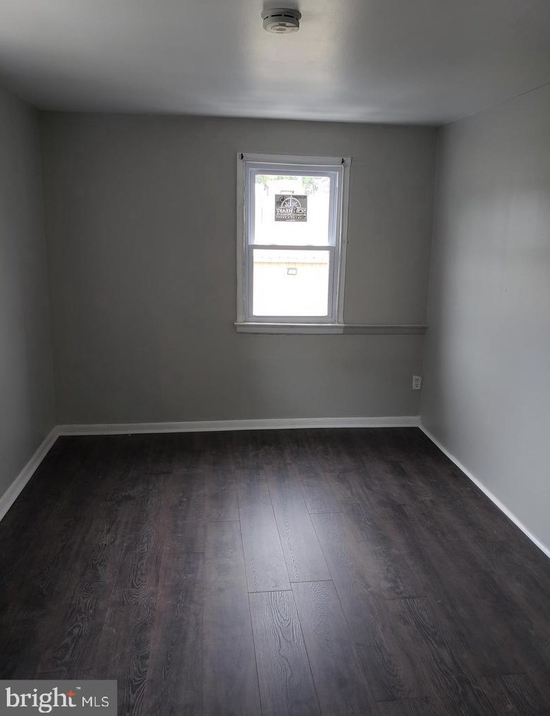 1 Oak St #a, Beverly, NJ 08010