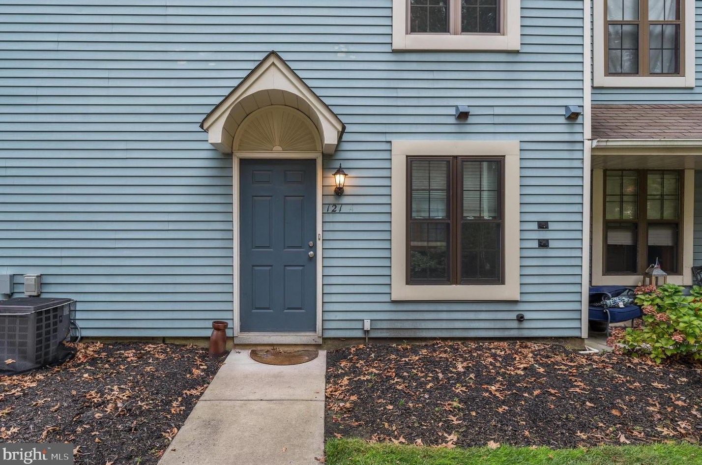 121 Arden Ct, Mount Laurel, NJ 08054