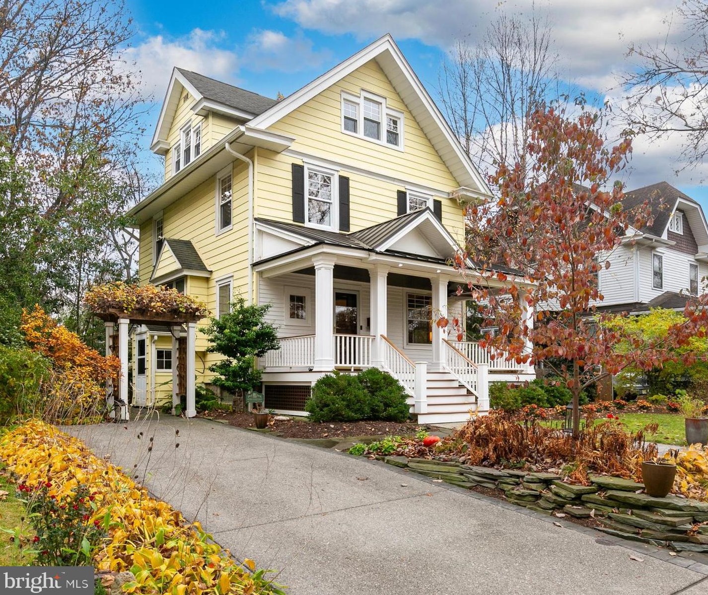 105 7th St, Riverton, NJ 08077