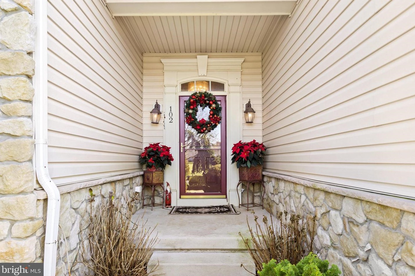 102 Abrams Dr, Florence, NJ 08518