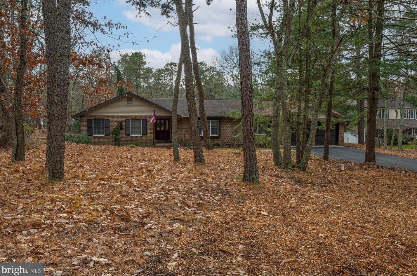 3 Lexington Ct, Medford, NJ 08055