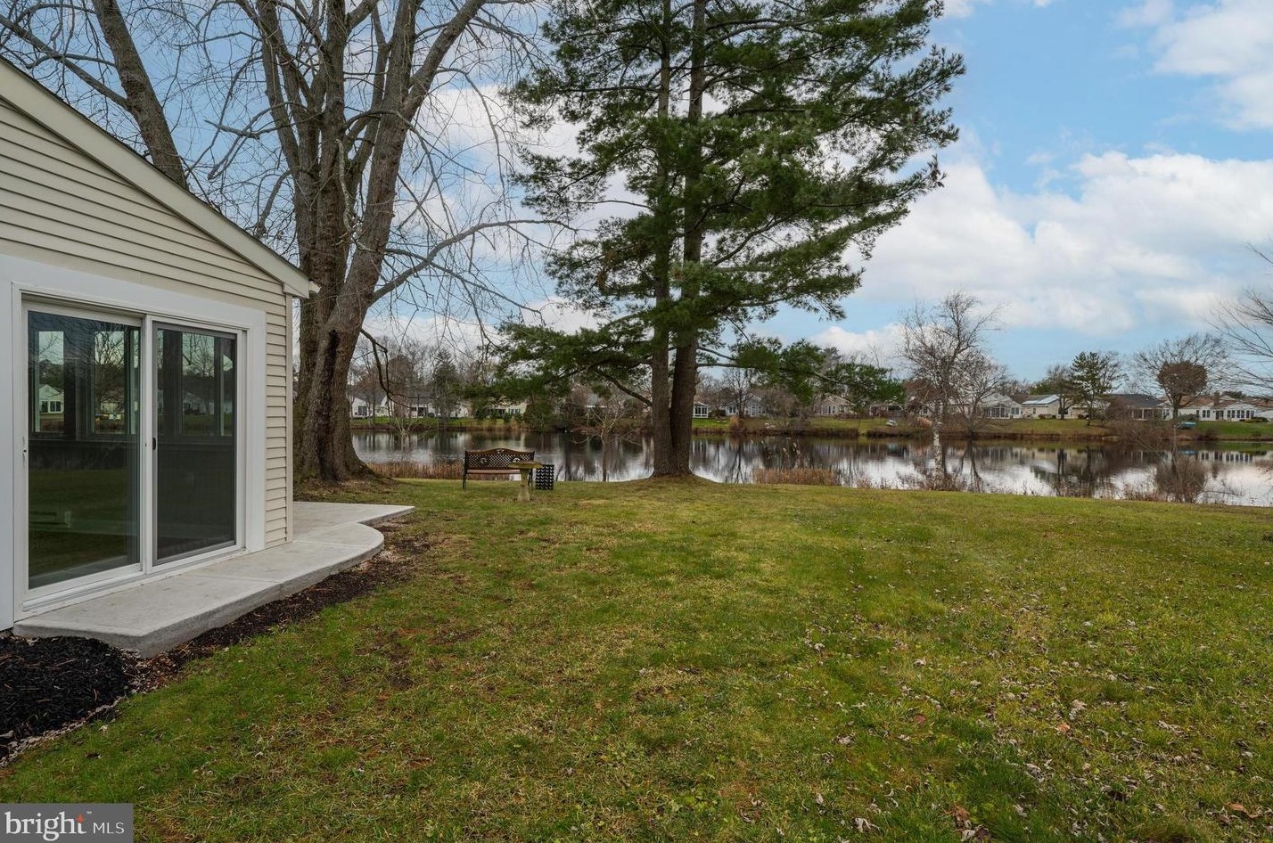 38 Chatham Pl, Southampton NJ  08088-1108 exterior