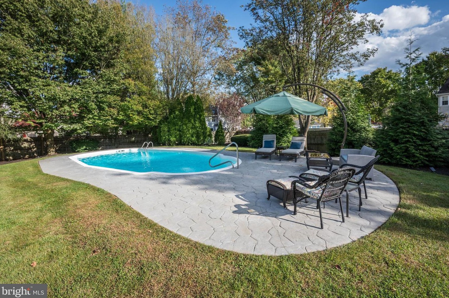 6 Austen Ct, Medford, NJ 08055