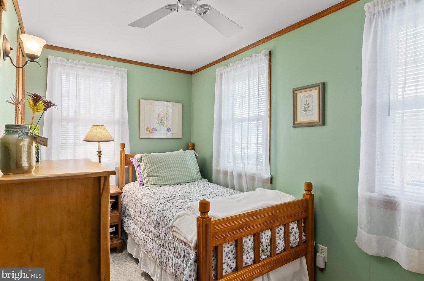 112 Fairfax Dr, Riverton NJ  08077-2133 exterior