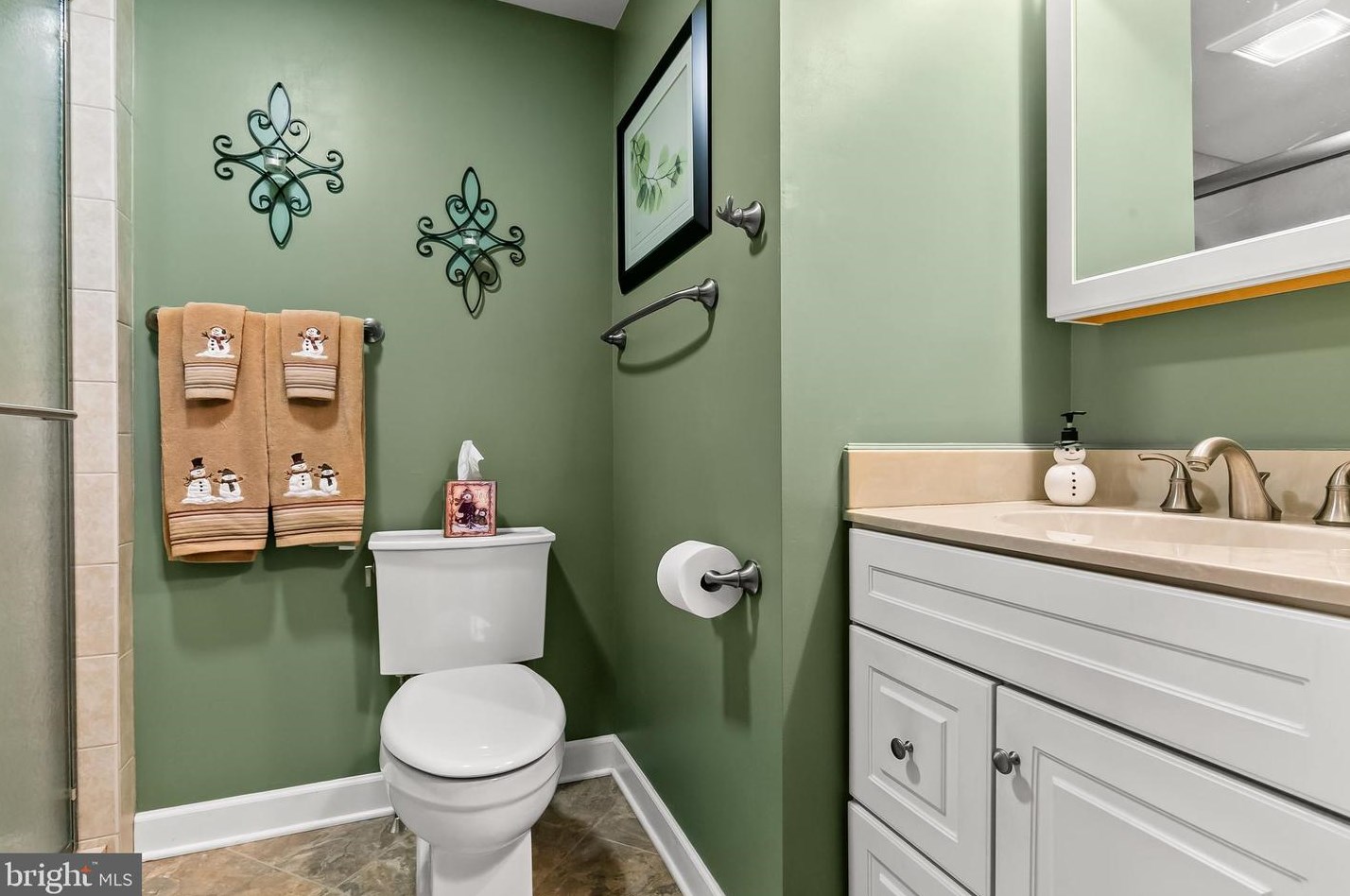 112 Fairfax Dr, Riverton NJ  08077-2133 exterior