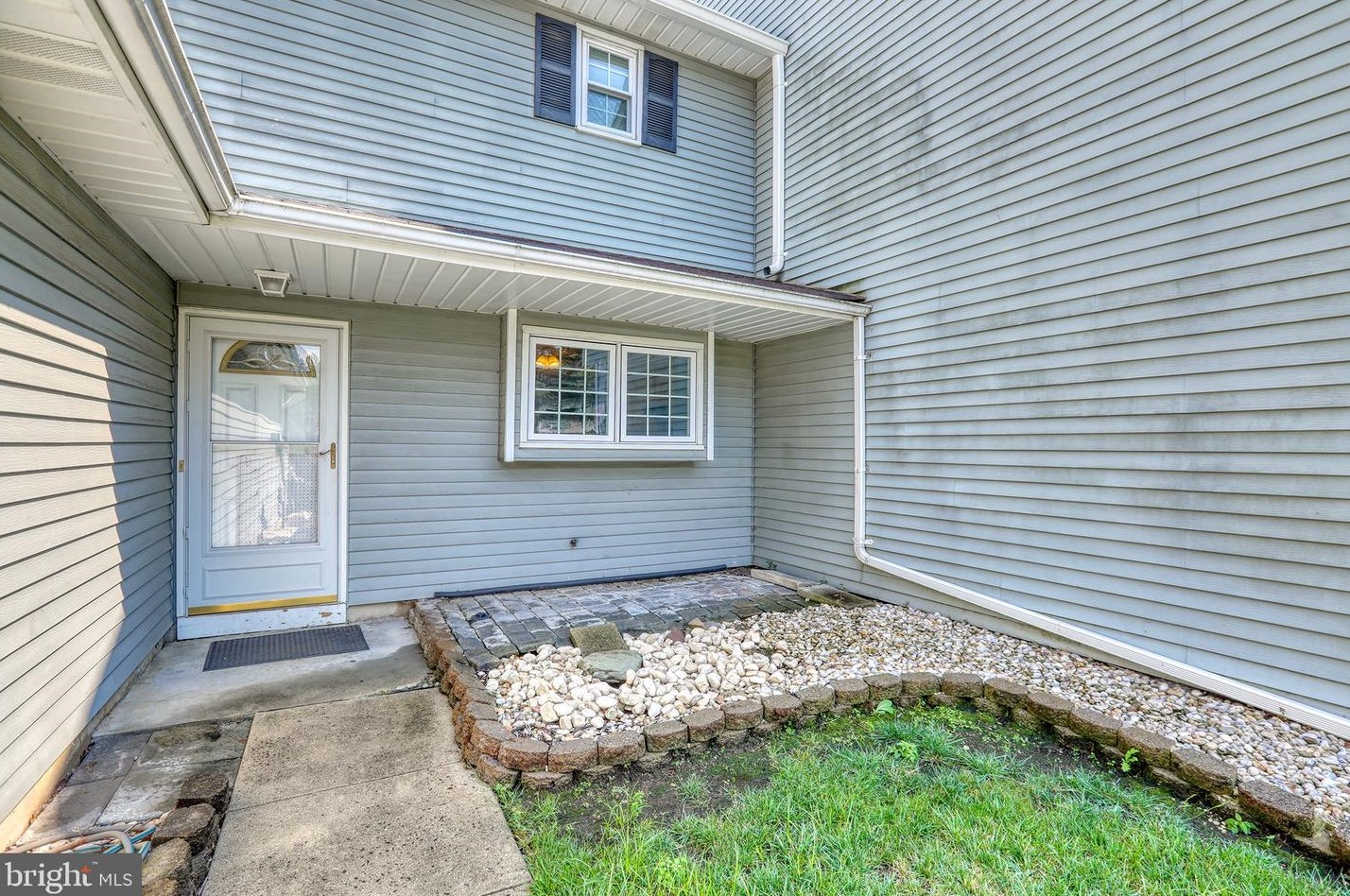 3 Roanoke Ct, Chesterfield NJ  08505-3134 exterior