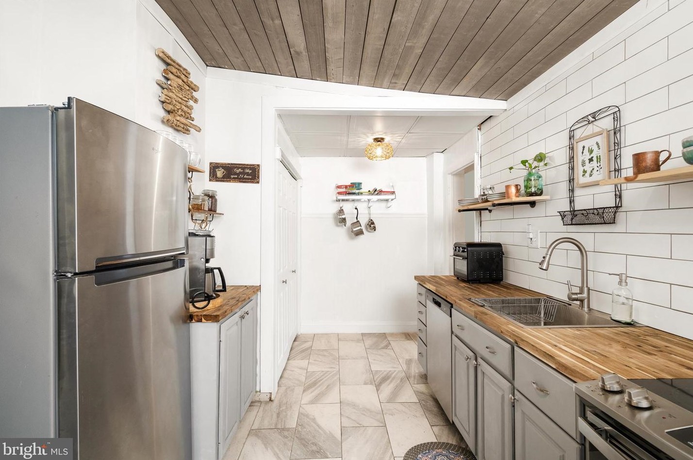 210 Penn St, Riverton NJ  08077-1222 exterior