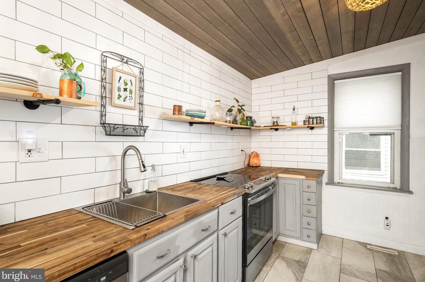 210 Penn St, Riverton NJ  08077-1222 exterior