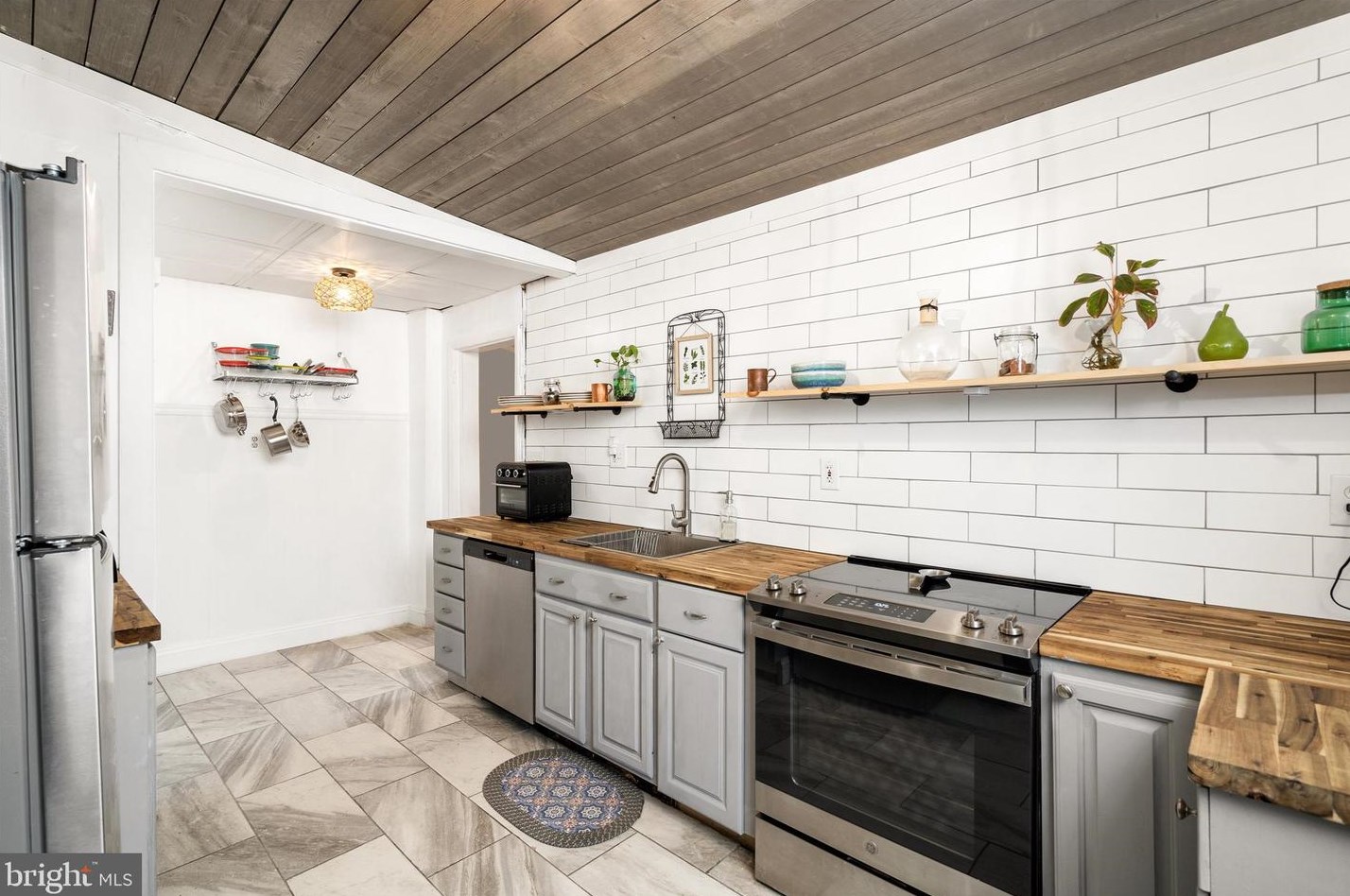 210 Penn St, Riverton NJ  08077-1222 exterior