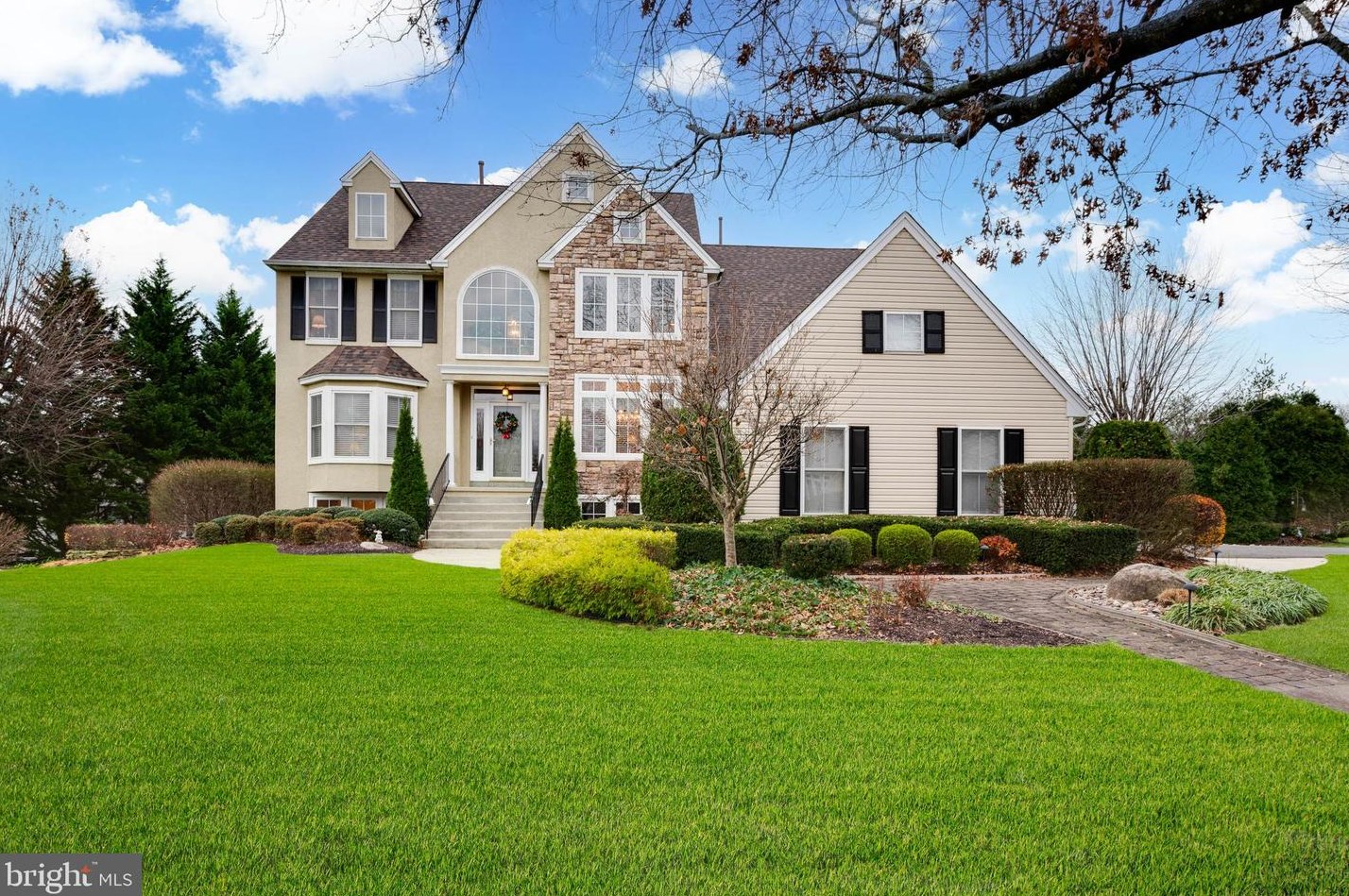 1 Emerson Dr, Riverton, NJ 08077-4059