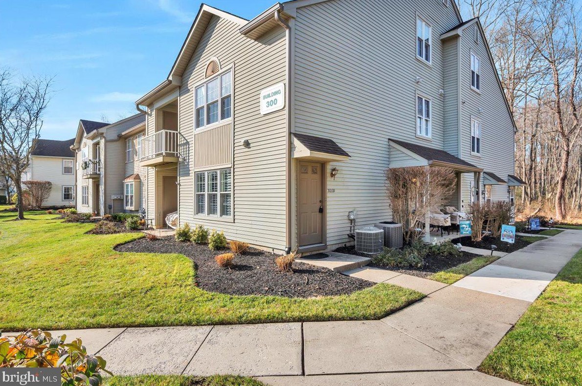 308 Harwood Ct, Mount Laurel, NJ 08054