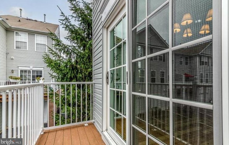 1831 Jason Dr, Riverton NJ  08077-1553 exterior