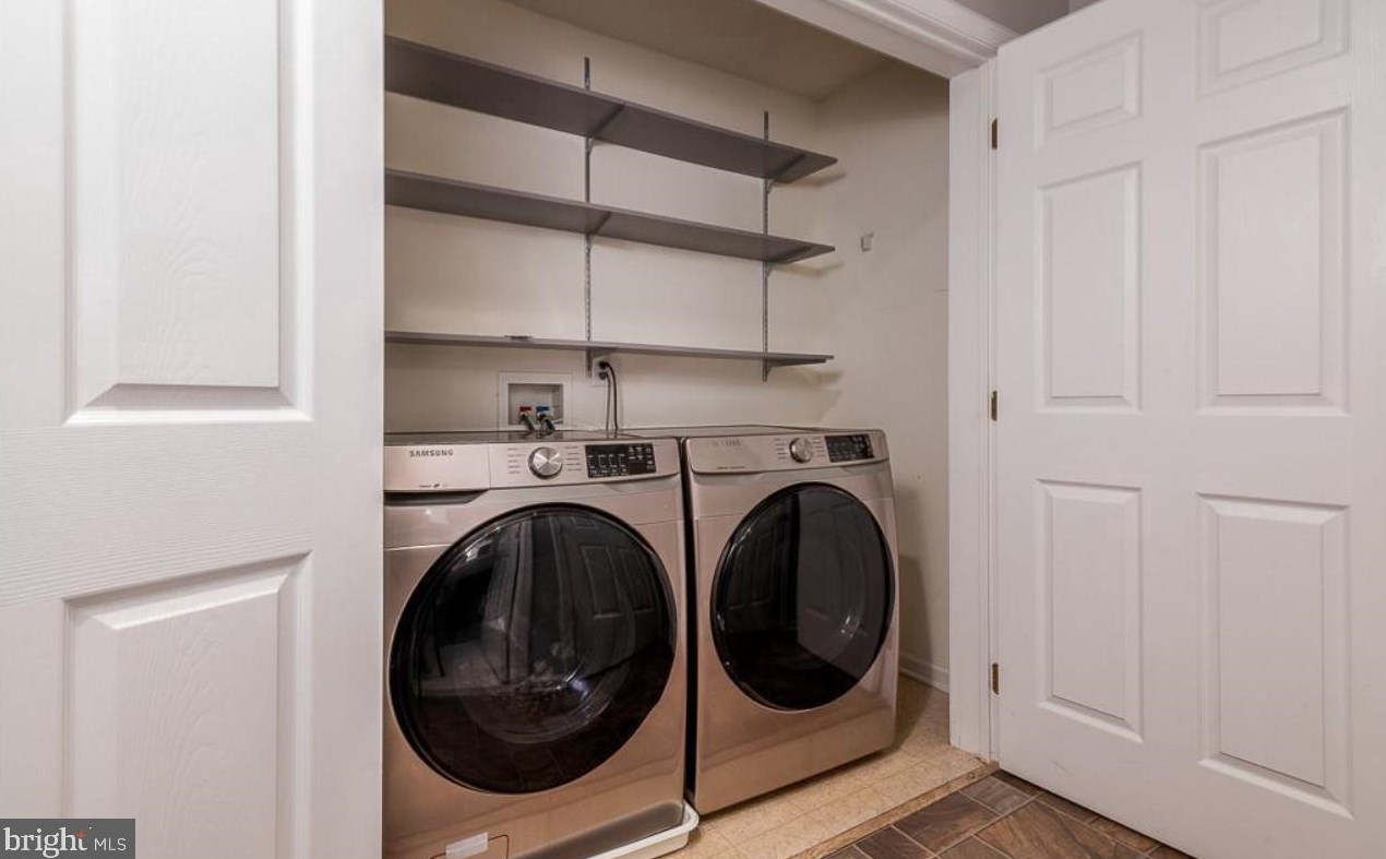 1831 Jason Dr, Riverton NJ  08077-1553 exterior