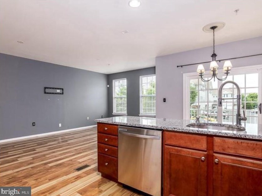 1831 Jason Dr, Riverton NJ  08077-1553 exterior