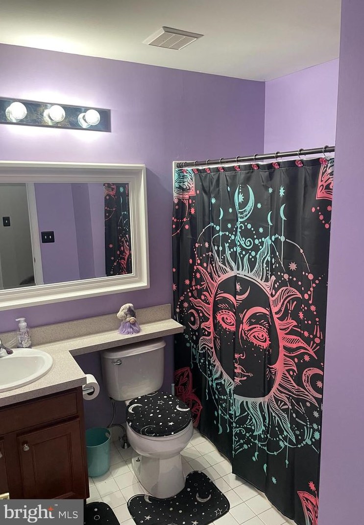 1831 Jason Dr, Riverton NJ  08077-1553 exterior