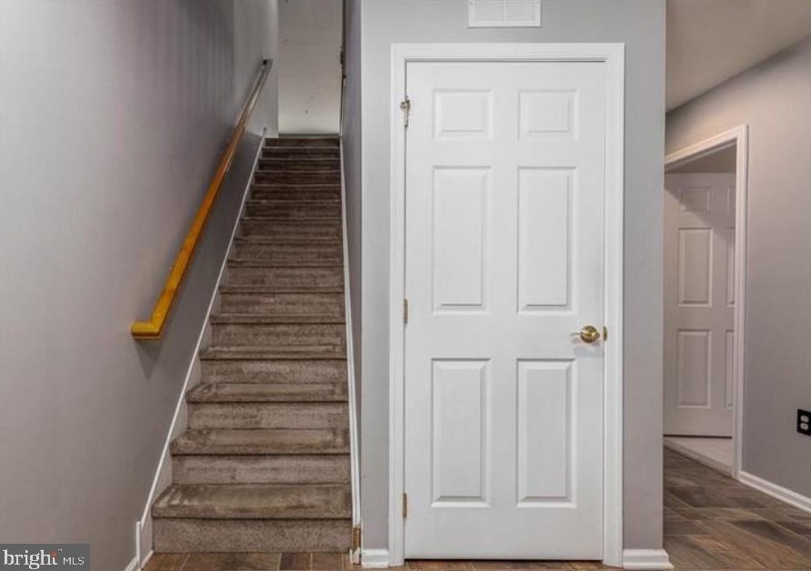 1831 Jason Dr, Riverton NJ  08077-1553 exterior