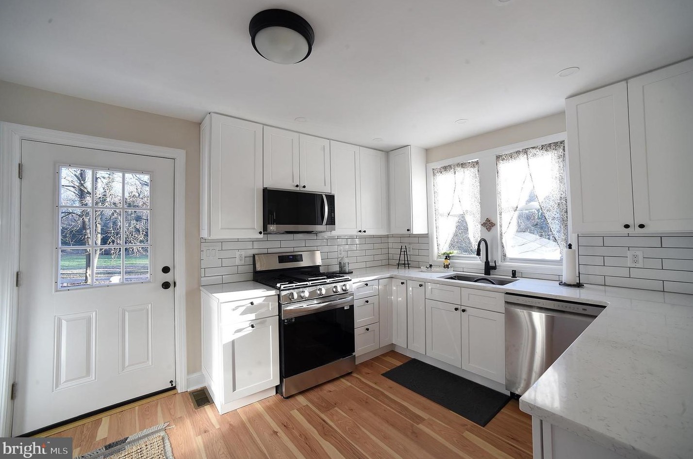 98 Park St, Chesterfield, NJ 08505