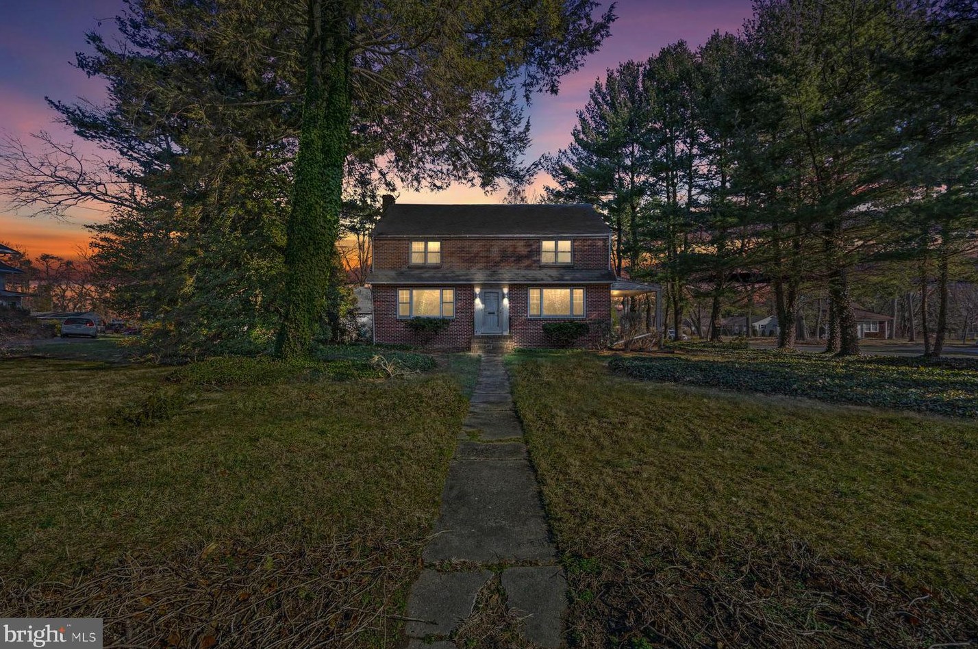 12 Park Ave, Beverly, NJ 08010-1450