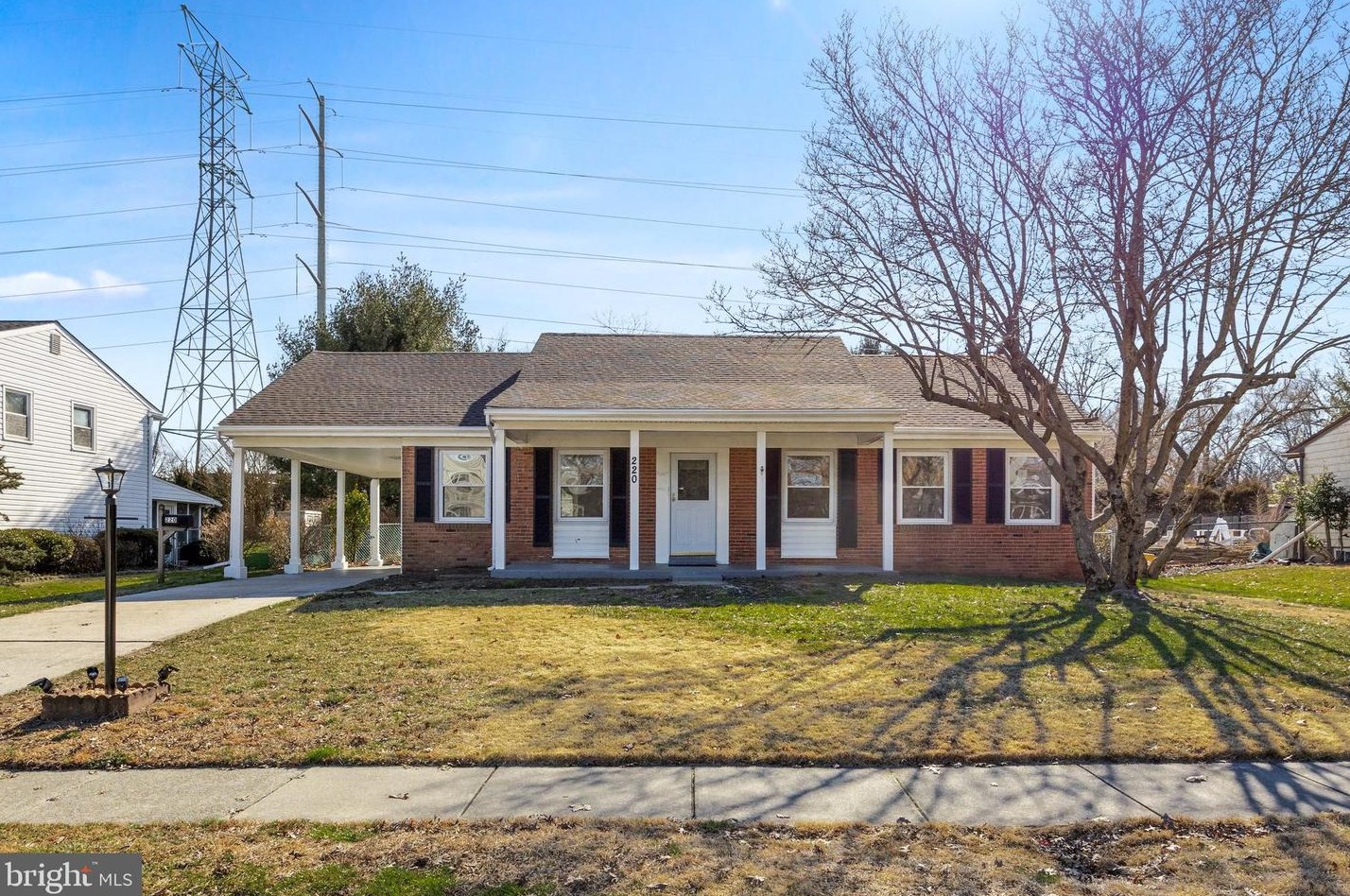 220 Boxwood Ln, Riverton, NJ 08077-3434