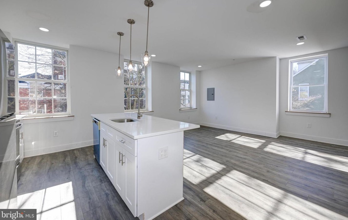 211 E Union St #3, Burlington, NJ 08016