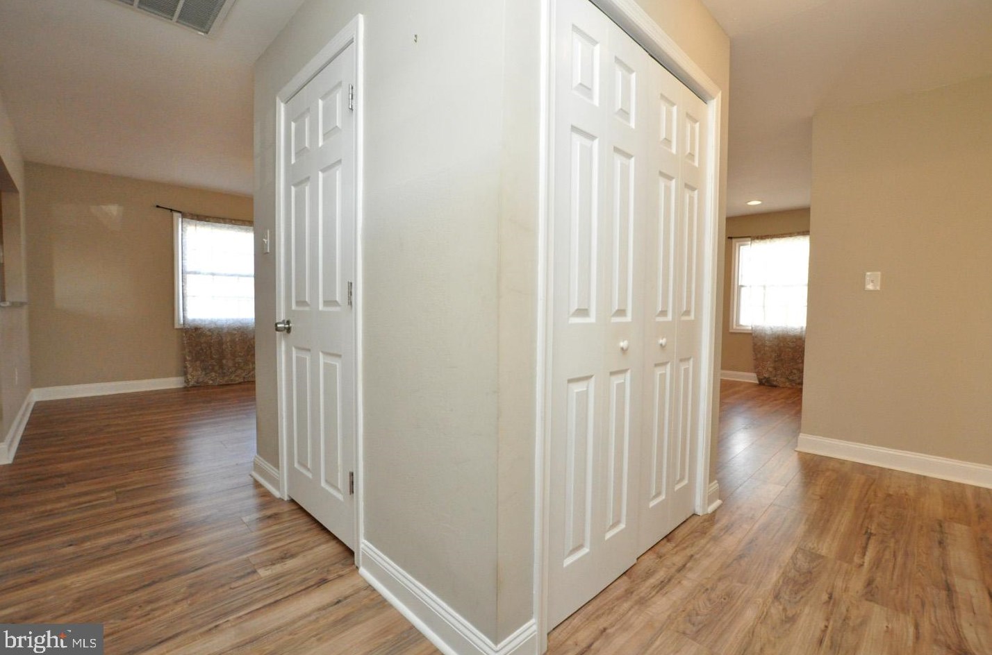 91 Hampshire Ln, Willingboro, NJ 08046-1771