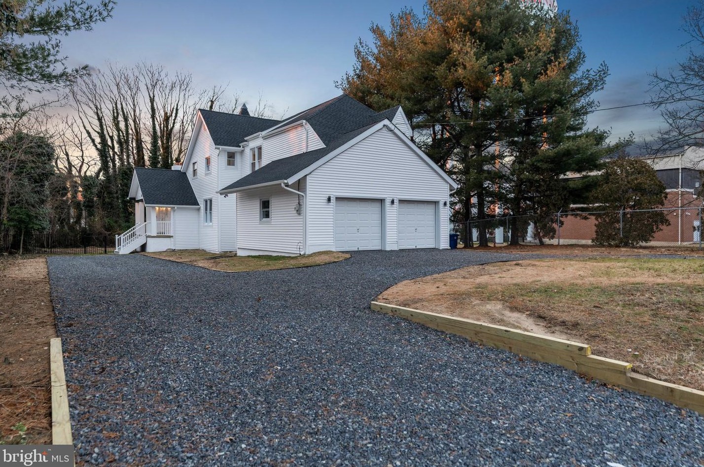 907 Pomona Rd, Riverton, NJ 08077