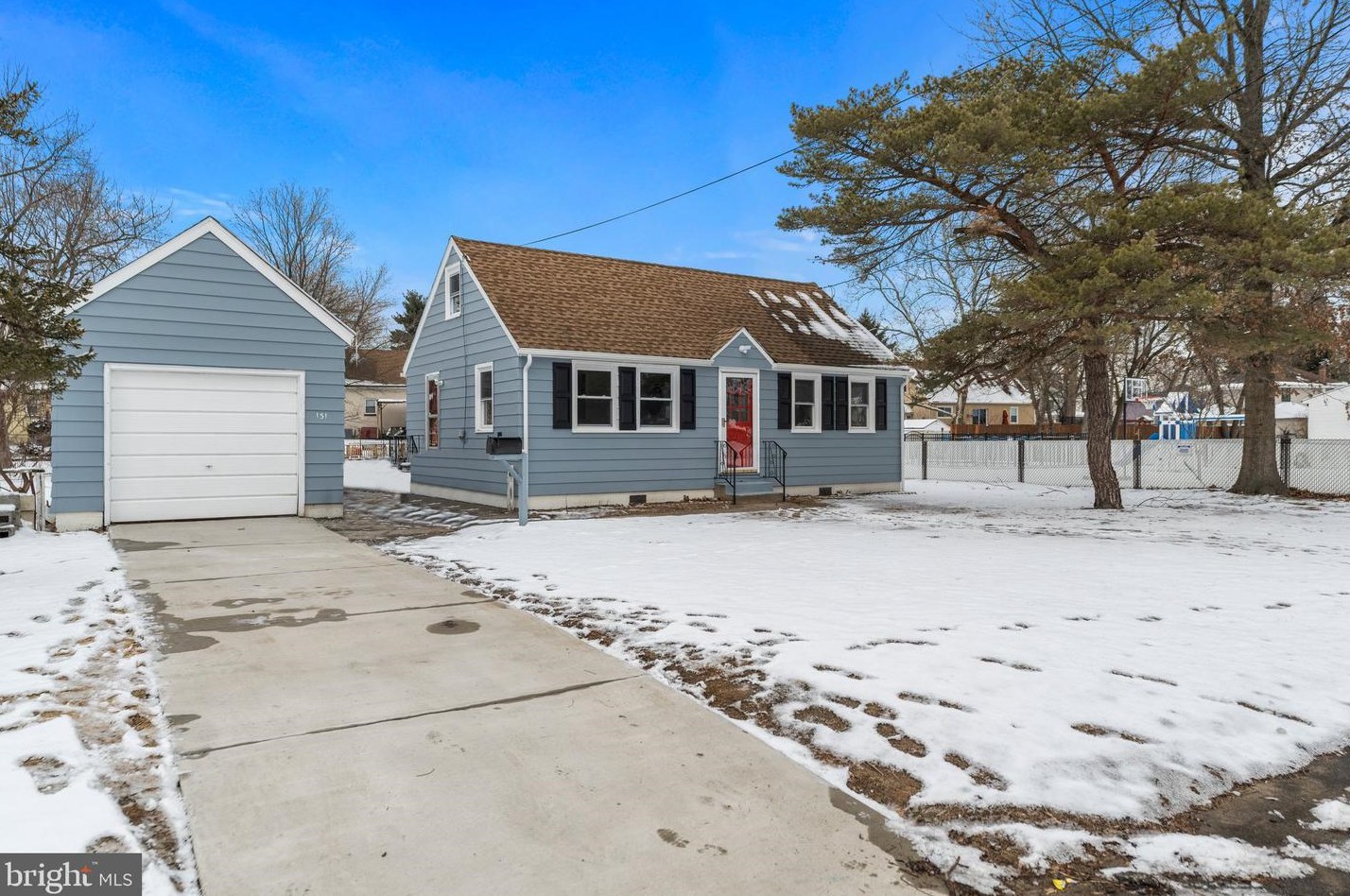 131 Cuthbert Rd, Riverton, NJ 08077
