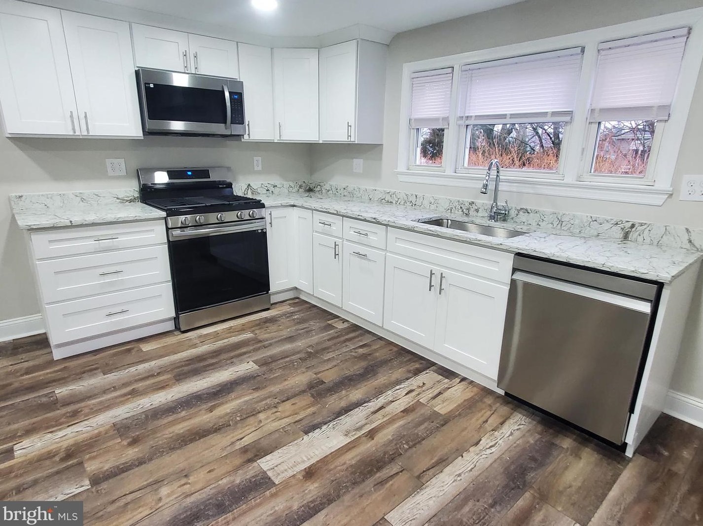 157 W Hampton St, Pemberton, NJ 08068