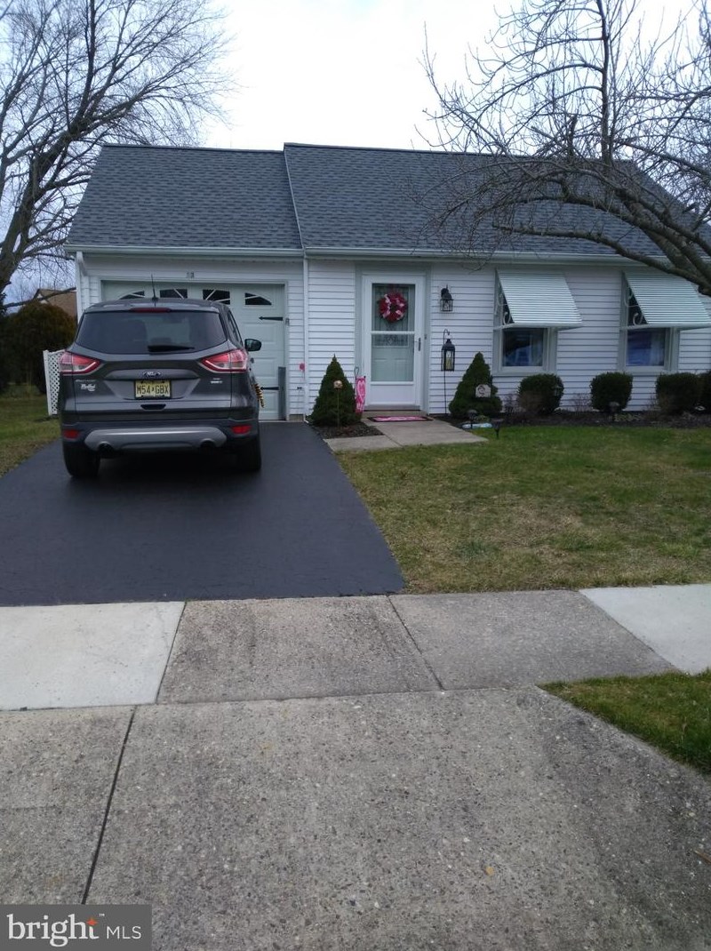 13 Devonshire Way, Southampton, NJ 08088-1113