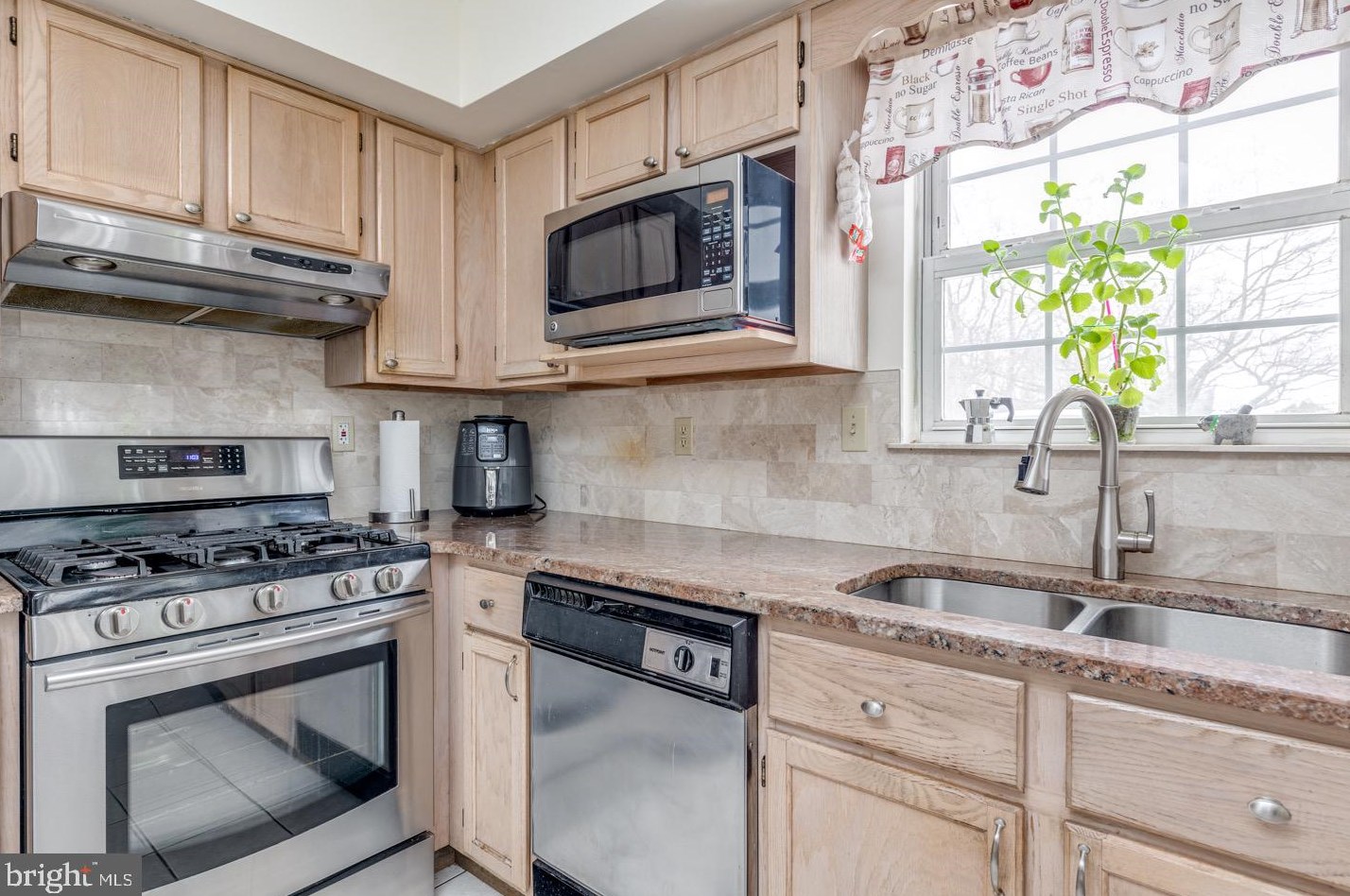 907 Turner Ave, Riverton NJ  08077-1934 exterior