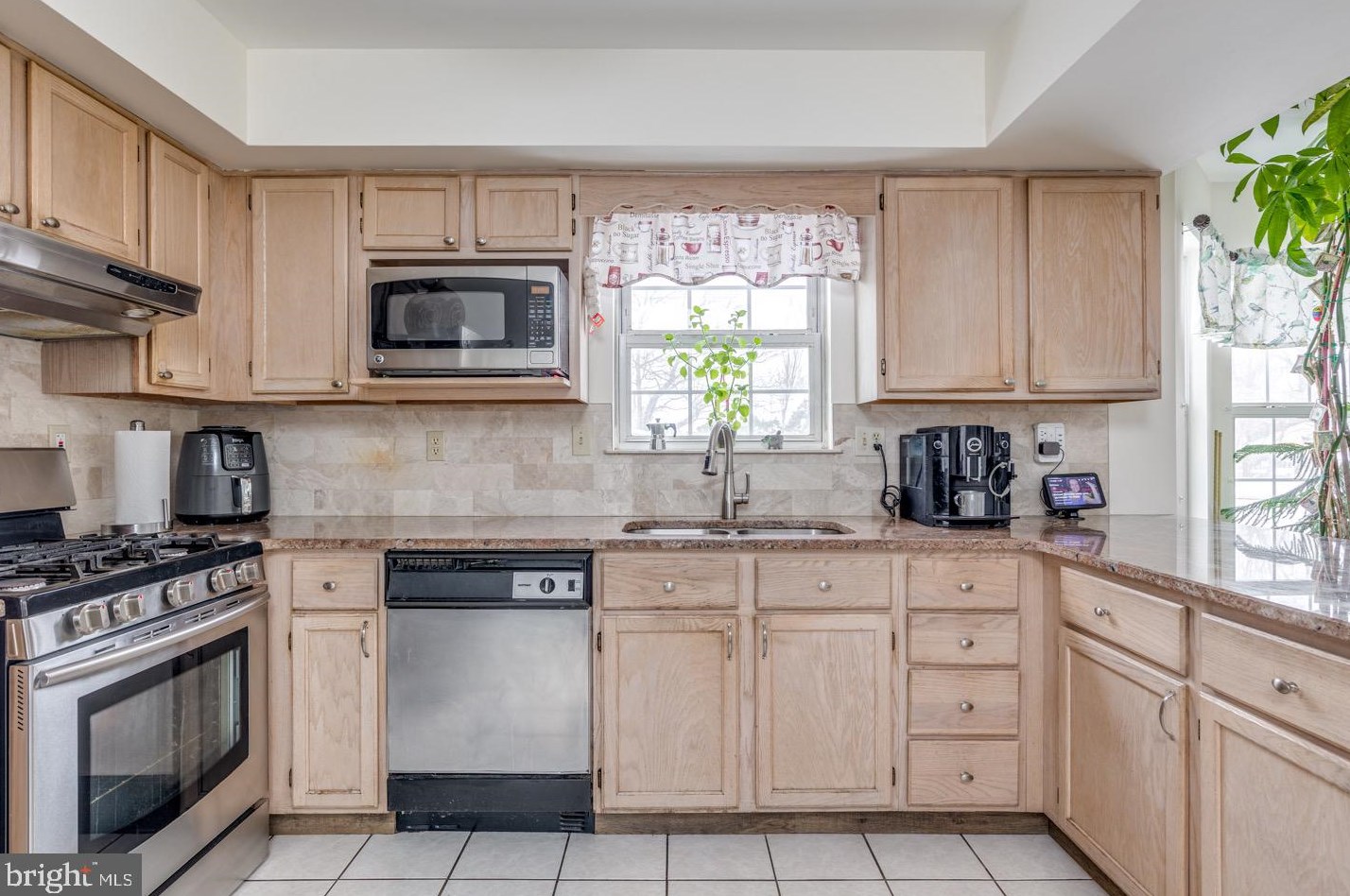 907 Turner Ave, Riverton NJ  08077-1934 exterior