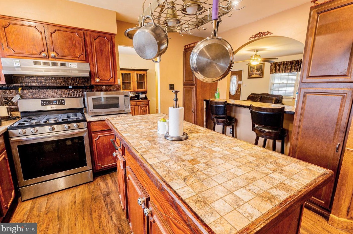 8 Essex Ln, Willingboro NJ  08046-2243 exterior