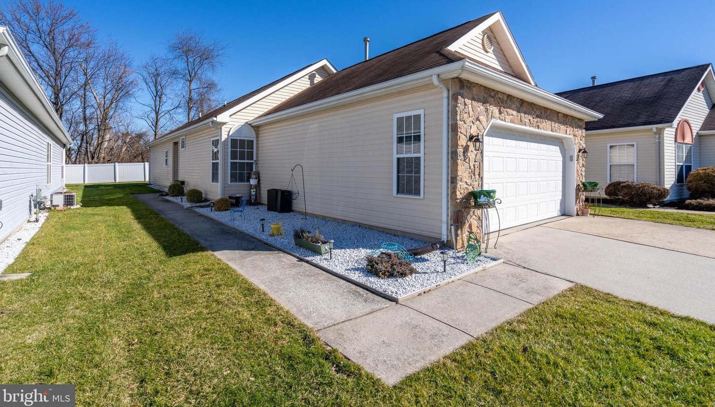 6 Madison Ct, Beverly, NJ 08010