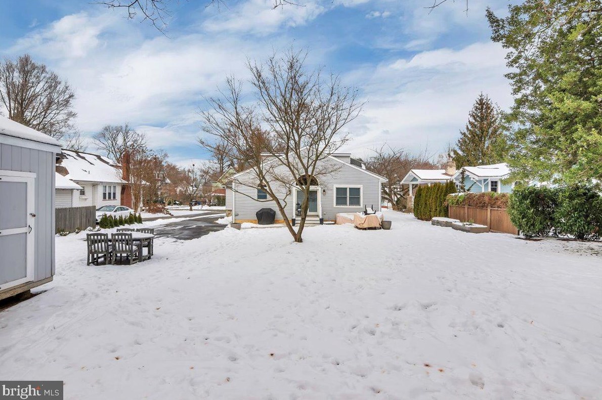 422 2nd St, Moorestown NJ  08057-3002 exterior