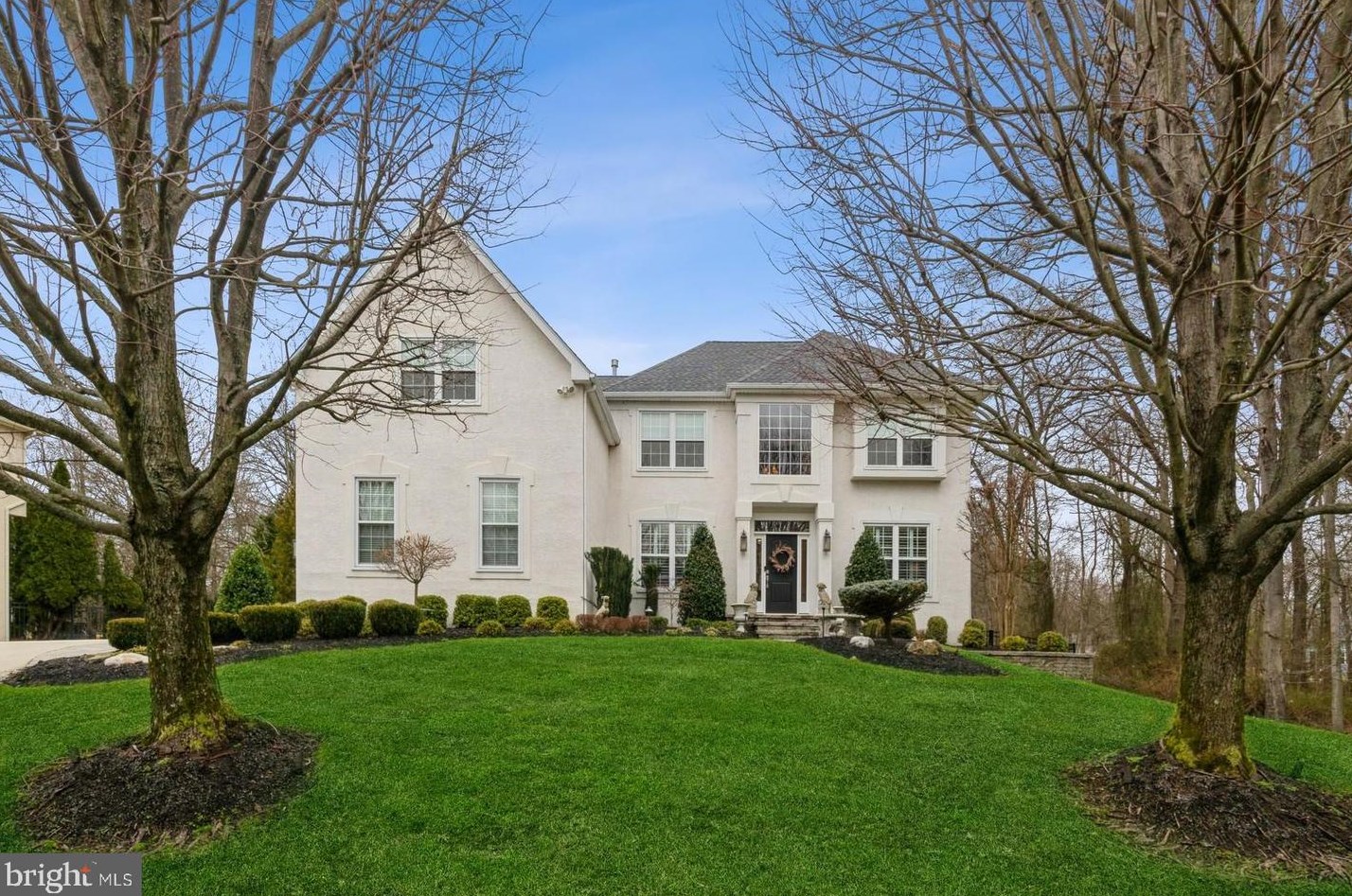 29 Pheasant Dr, Mount Laurel, NJ 08054-5302