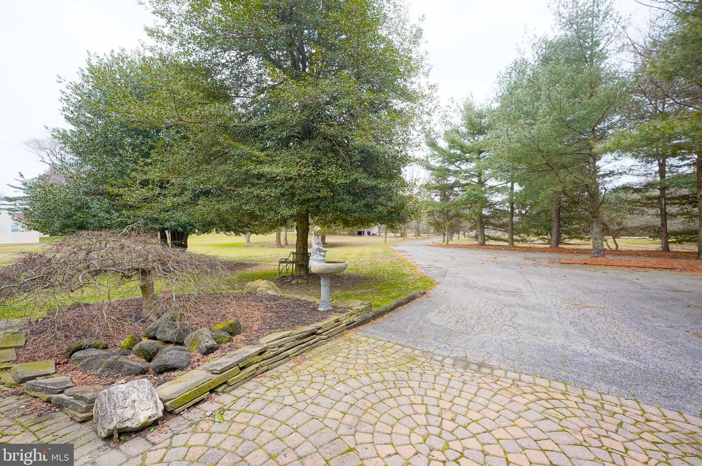 607 Union Mill Rd, Mount Laurel NJ  08054-9515 exterior