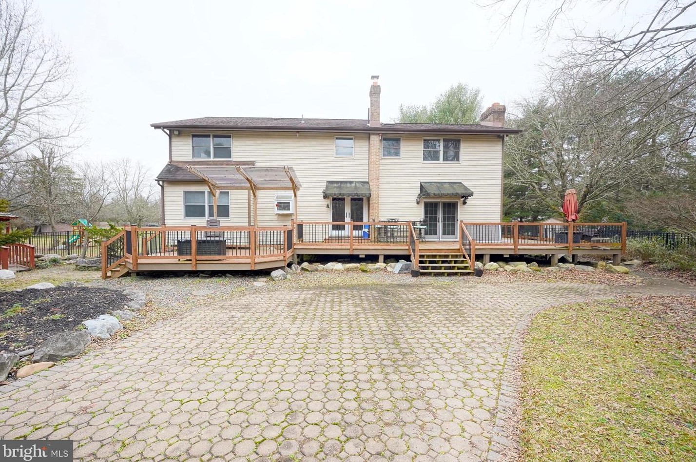 607 Union Mill Rd, Mount Laurel NJ  08054-9515 exterior