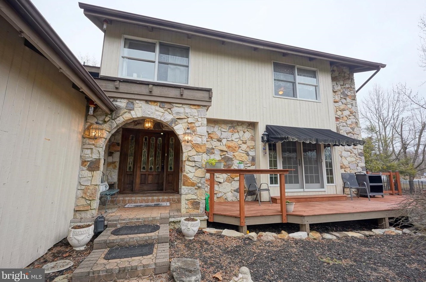 607 Union Mill Rd, Mount Laurel, NJ 08054