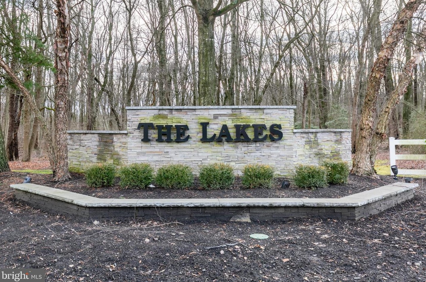 31 Hollowell Way, Mount Laurel, NJ 08054