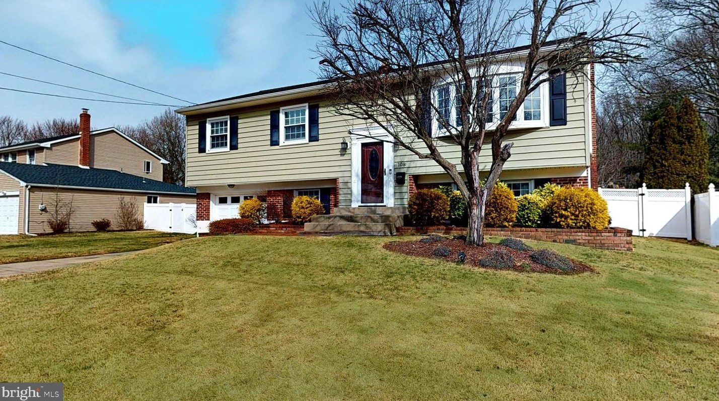 108 Chatham Rd, Mount Laurel NJ  08054-1002 exterior