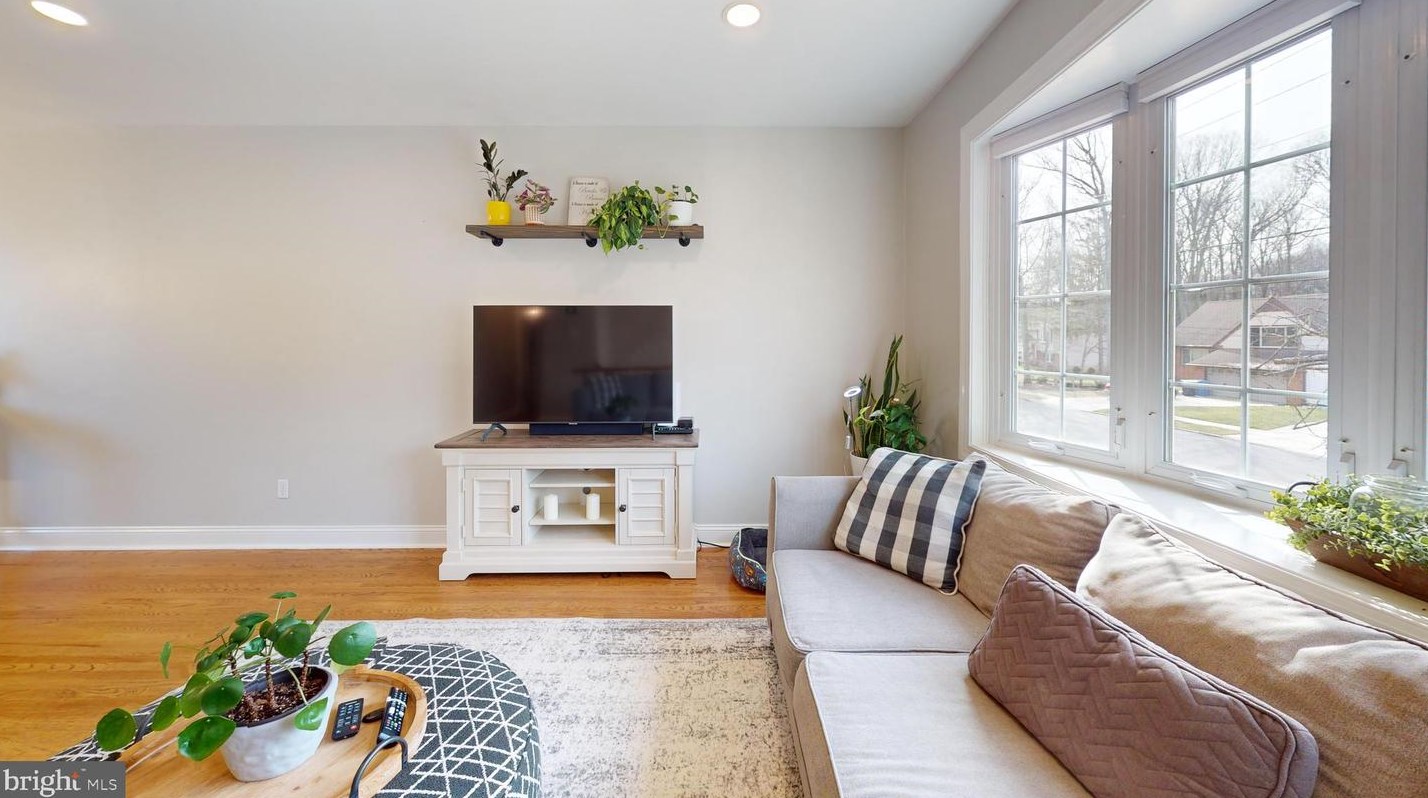 108 Chatham Rd, Mount Laurel NJ  08054-1002 exterior