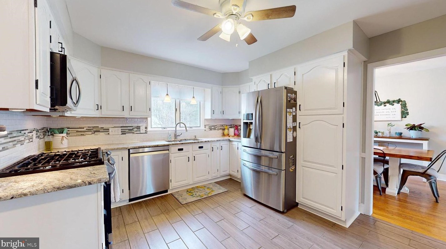 108 Chatham Rd, Mount Laurel NJ  08054-1002 exterior