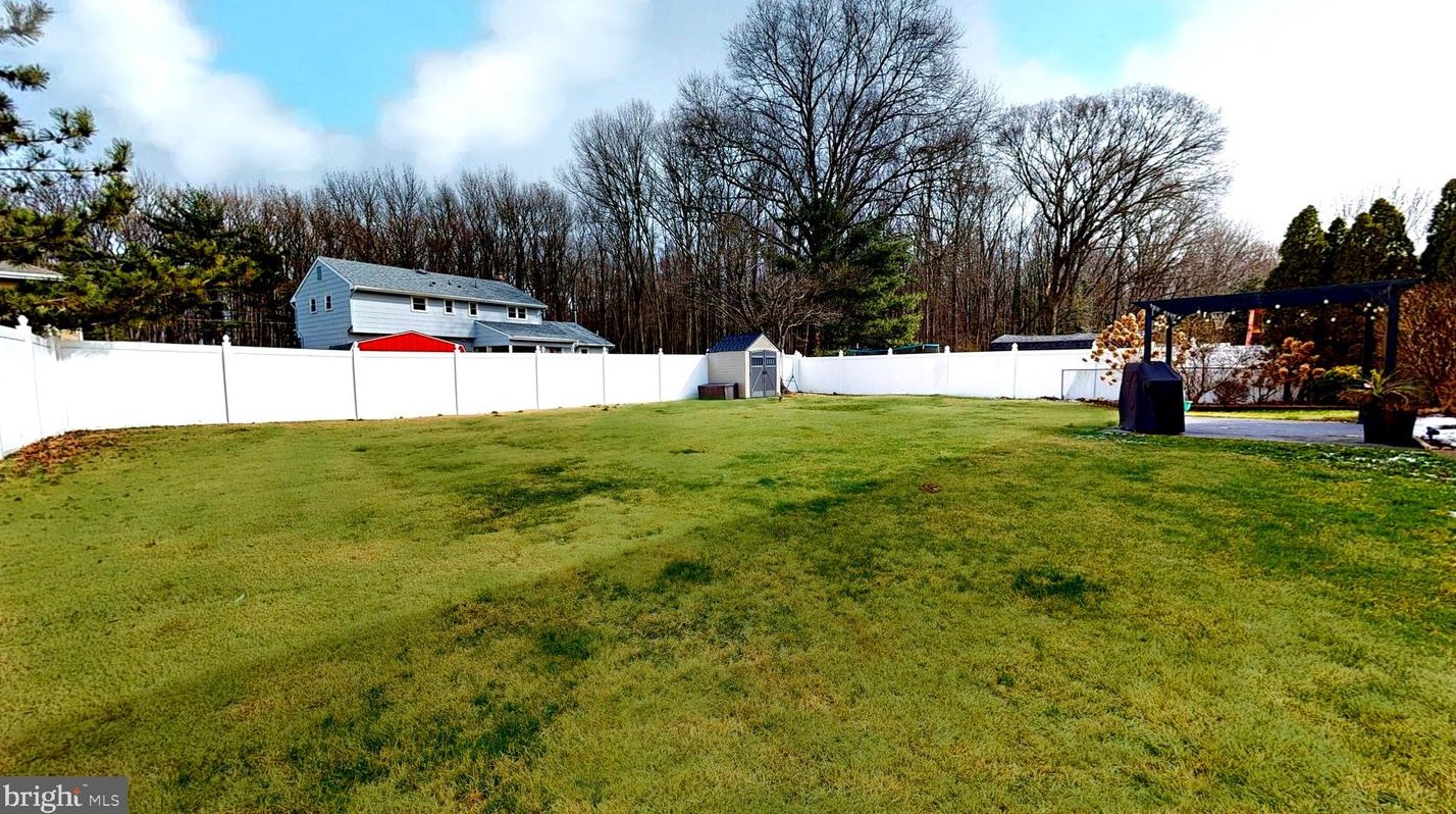 108 Chatham Rd, Mount Laurel NJ  08054-1002 exterior