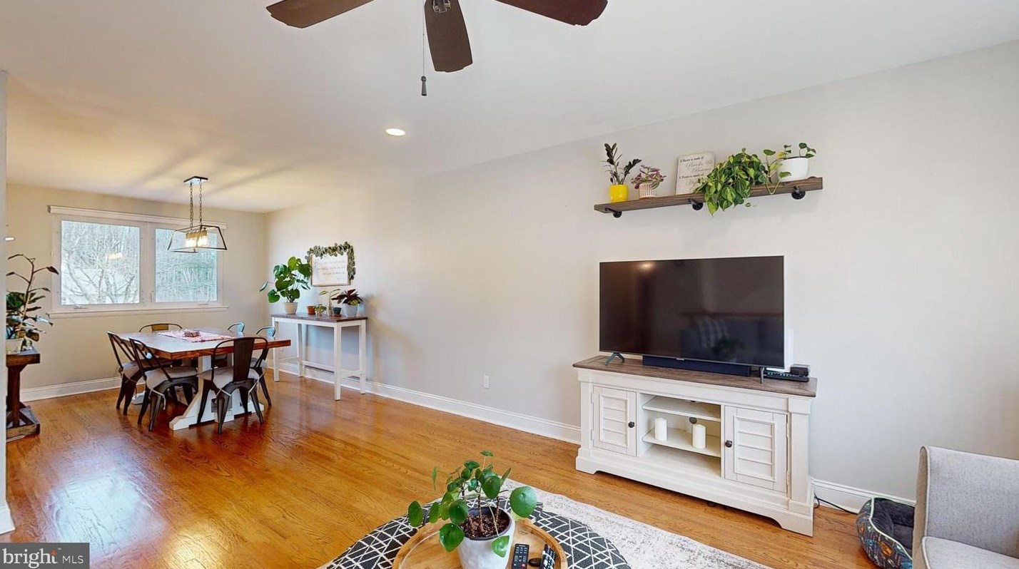 108 Chatham Rd, Mount Laurel NJ  08054-1002 exterior