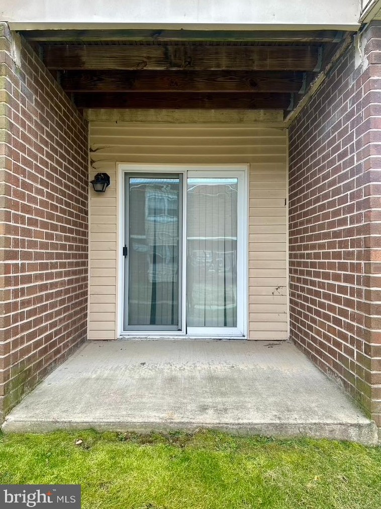 8 Florence Tollgate Pl, Florence, NJ 08518