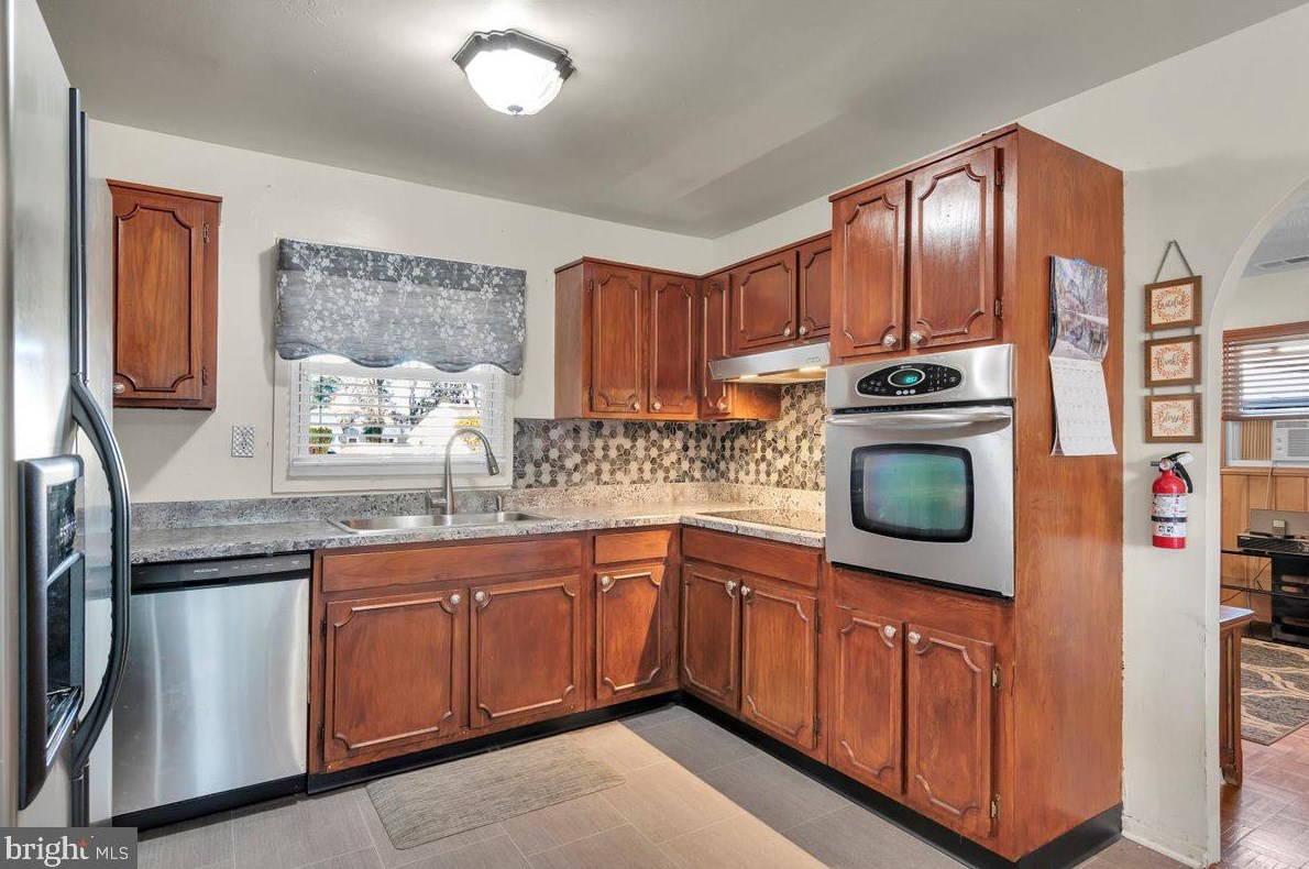 15 Goodwin Ln, Willingboro NJ  08046-3221 exterior