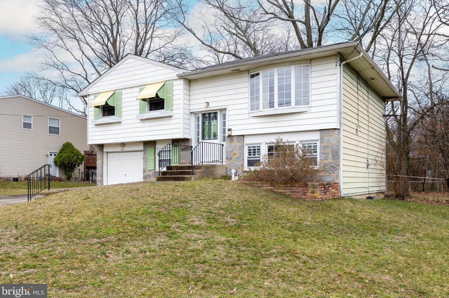 224 Stephen Dr, Riverton, NJ 08077-3276