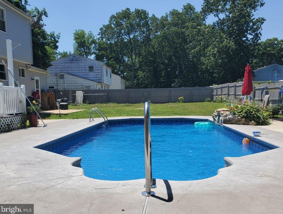 1321 Hunter Blvd, Browns Mills NJ  08015-1208 exterior